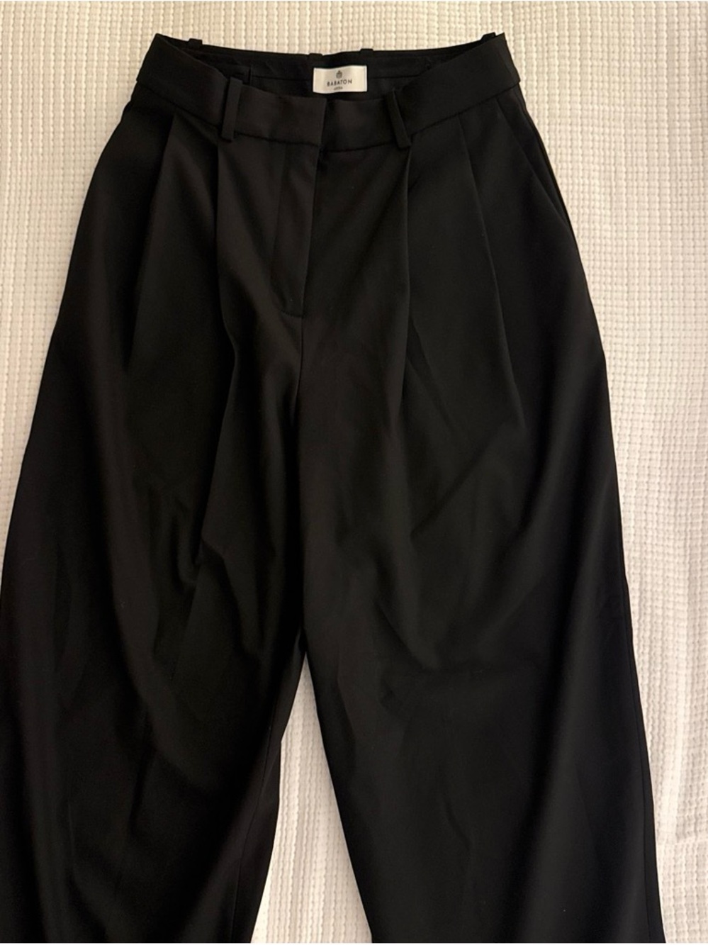 Aritzia Black Wide-Leg Pleated Trousers